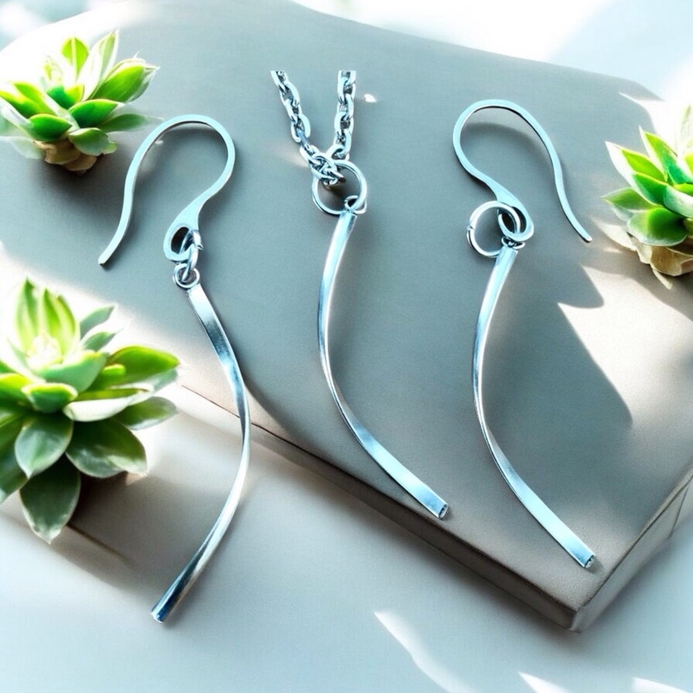 🆕 Swirl Necklace and Earrings Set Stainless Steel